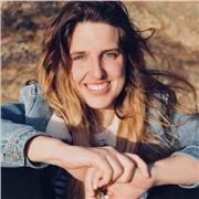 Qualified English teacher for private lessons Online and in Barcelona.